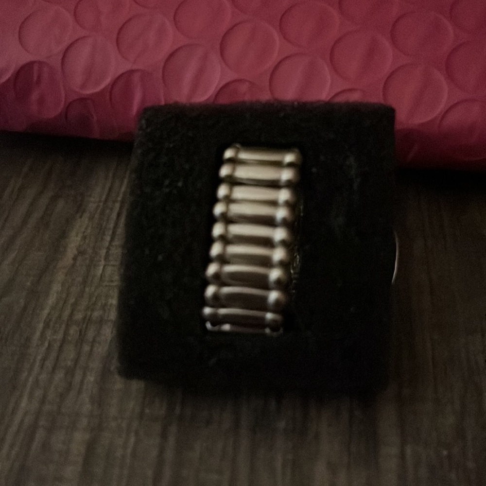Ring - Picture 2 of 2